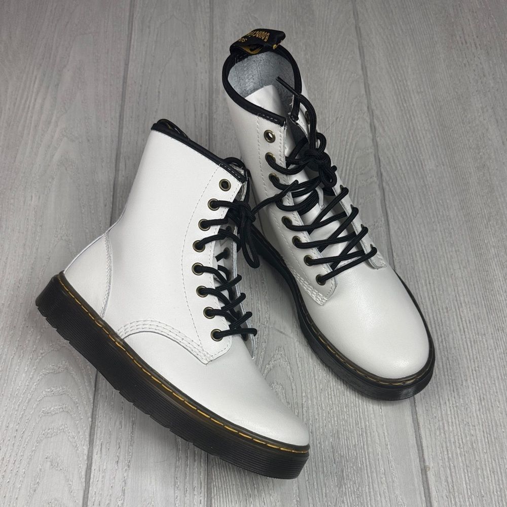 NEW Dr. Martens Zavala white leather combat boots Size 8